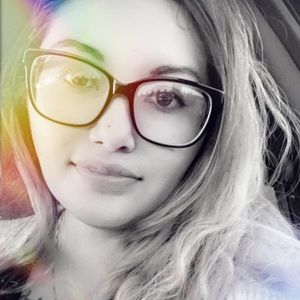 Meet your Posher, Cecilia